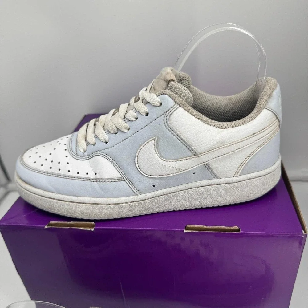 Nike Women's White & LiNike Women's White & Light Blue Fashion Sneakers Size 7.5
